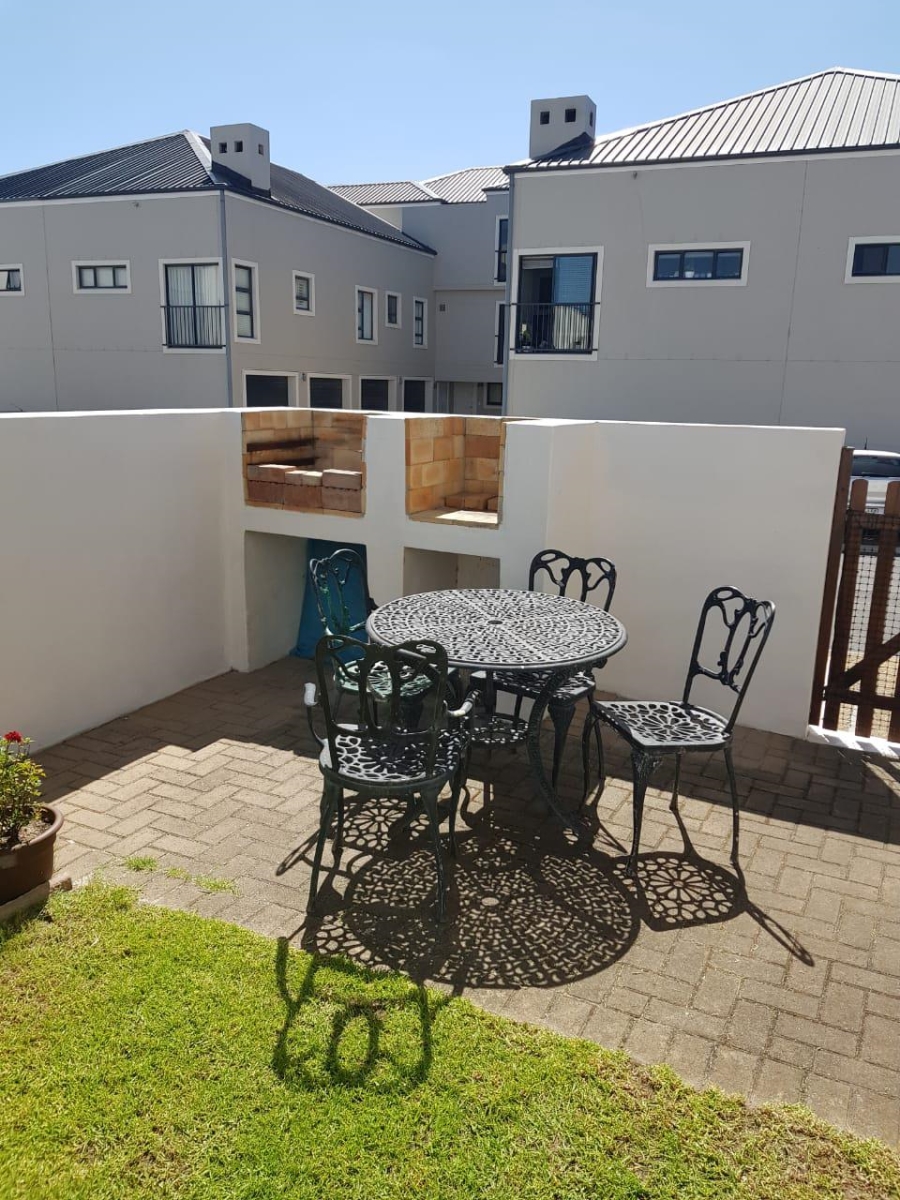 To Let 2 Bedroom Property for Rent in Burgundy Estate Western Cape